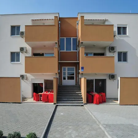 شقة 2 Bedroom Awesome Apartment In Nin نين