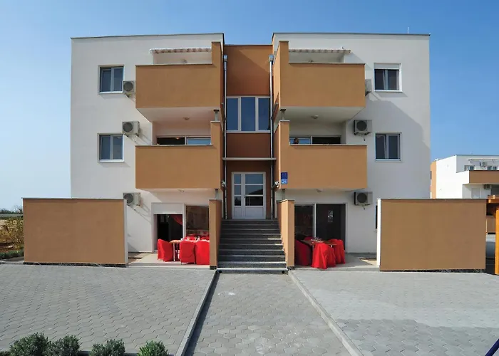 Apartment Stunning In With Wifi Nin